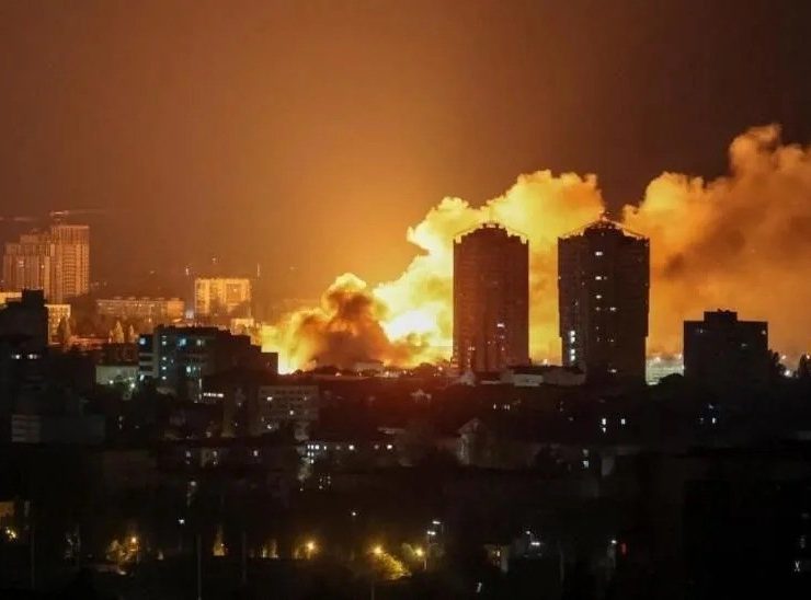 Rusia lanza ataque masivo a Ucrania con drones y misiles en represalia por la Operación Telaraña