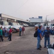 Protestan trabajadores de limpia en Centro