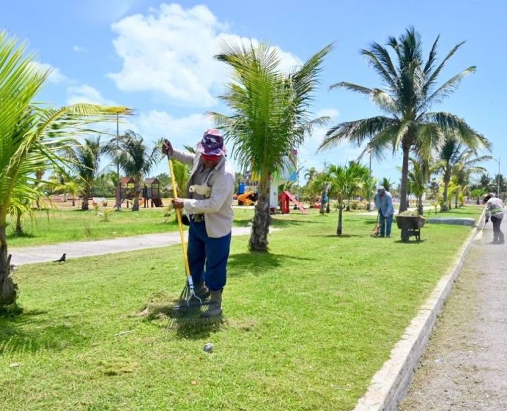 Ayuntamiento contrata personal eventual para no otorgar plazas