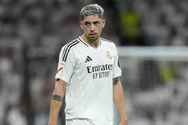El mediocampista uruguayo Federico Valverde tuvo los tres puntos para el Real Madrid en su debut mundialista, pero falló su penal.