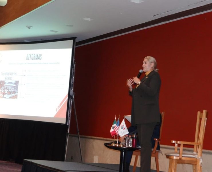 Verónica Camino participa en foro “Estructura, Competencia y Facultades de la Nueva Administración Pública Federal”