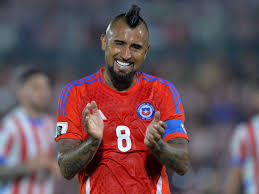 El mediocampista Arturo Vidal, no tuvo actividad, en al partido ante Bolivia, por acumulación de tarjetas amarillas.