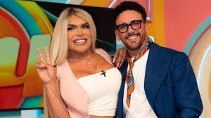 Wendy Guevara (Ganadora de la primera temporada) y Ricardo Margaleff, se integran a La Casa De Los Famosos México 3, como conductores de las pre y post galas en VIX.