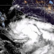 Llaman a la población a extremar precauciones ante lluvias intensas por paso de la tormenta tropical “Bárbara”