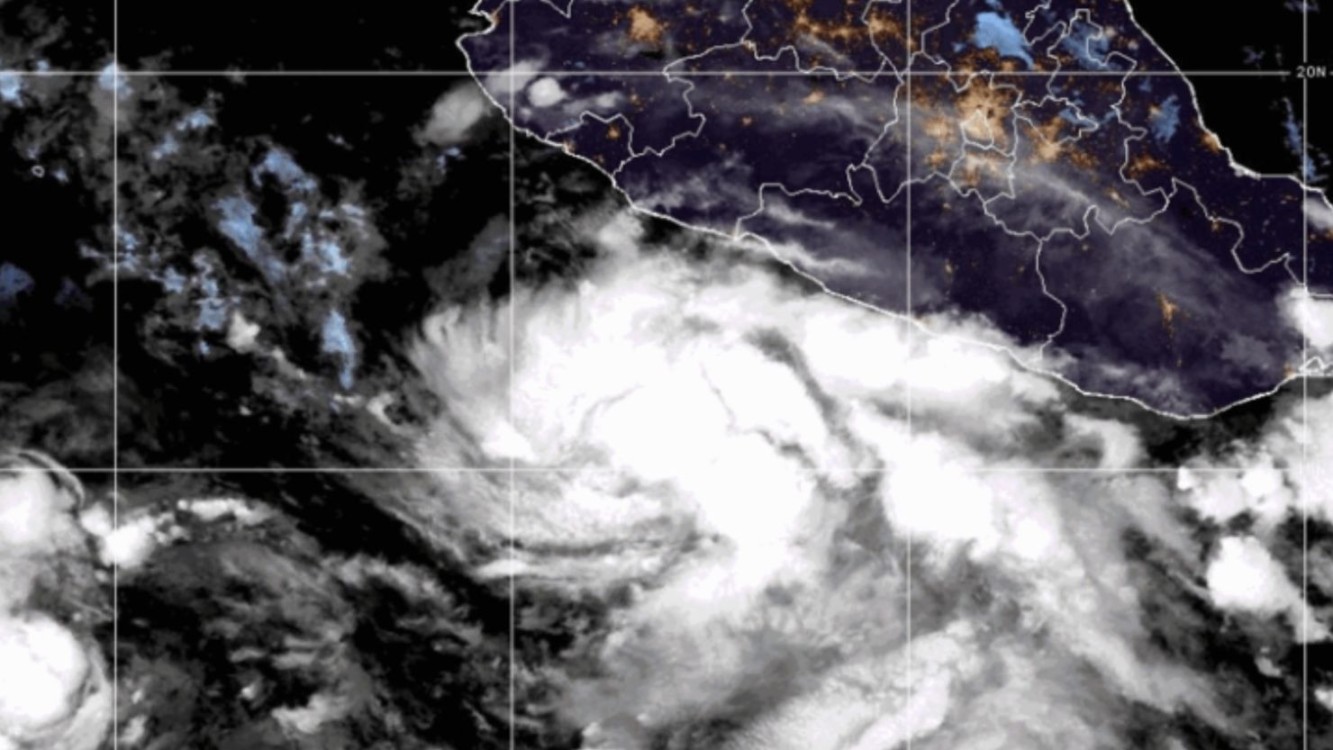 Llaman a la población a extremar precauciones ante lluvias intensas por paso de la tormenta tropical “Bárbara”