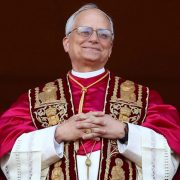 El papa León XIV lanza fuerte llamado contra el egoísmo social y el nacionalismo excluyente en misa de Pentecostés