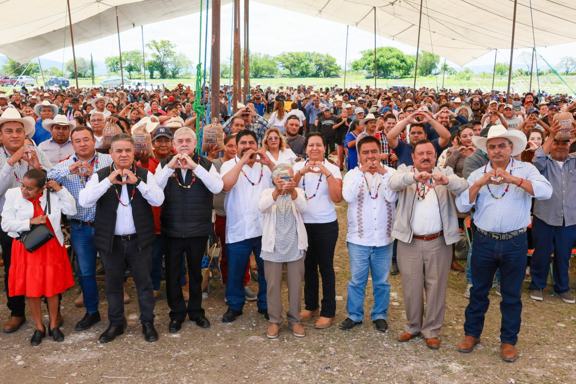 Impulsan justicia agraria en Puebla: entregan insumos y maquinaria a más de 2 mil productores