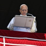 El Papa León XIV llama a la esperanza y la unidad mientras acompaña el dolor por la tragedia en Bangui