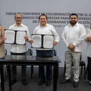 Gobernador Joaquín Díaz firma un histórico convenio con el Banco del Bienestar Yucatán