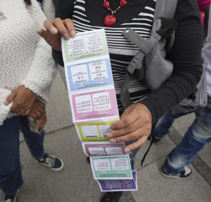 TEPJF prohíbe reparto de acordeones para elección judicial