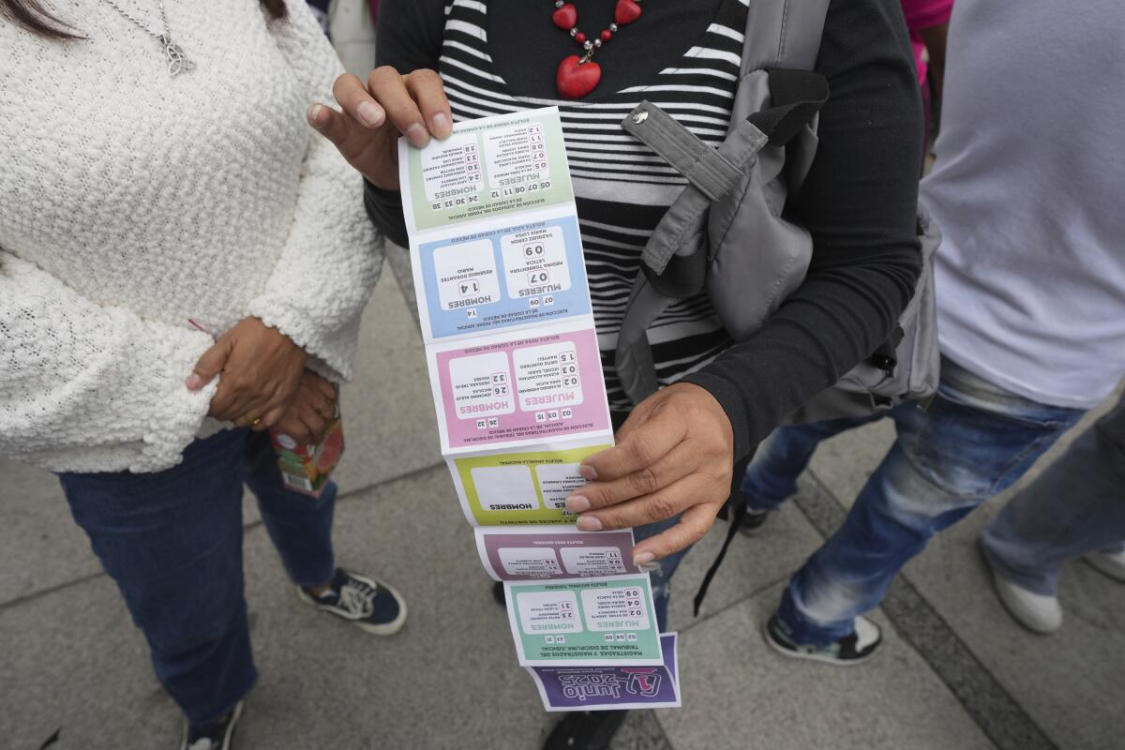 TEPJF prohíbe reparto de acordeones para elección judicial