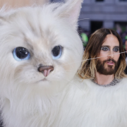 Acusan a Jared Leto de comportamiento depredador contra menores