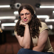 Guardia golpea a Camila Aurora