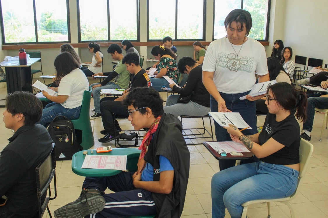 Más de 1,500 jóvenes hacen historia con el EXANI-II en la UTM