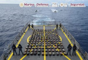 Autoridades interceptaron el semi sumergible con 3.5 toneladas de cocaína en las costas de Guerrero, evitando la distribución de millones de dosis en el país.