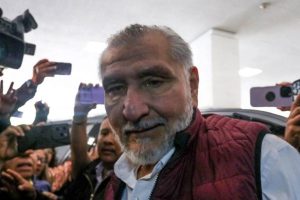 Adán Augusto López Hernández enfrenta una denuncia penal presentada por el PAN por presuntos vínculos con el crimen organizado en Tabasco.