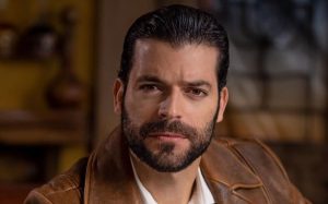 Adrián Di Monte fue confirmado como el noveno habitante de La Casa De Los Famosos México, causando gran emoción entre los fans del reality.