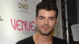 El actor cubano Adrián Di Monte, recordado por sus telenovelas y realities, se une como noveno habitante de La Casa De Los Famosos México.