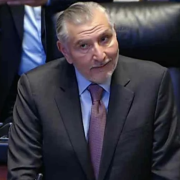 Adán Augusto se deslinda de Bermúdez Requena y ofrece colaboración con autoridades