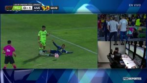 En el minuto 70, Erick Sánchez dejó al América con 10, luego de ser expulsado por juego peligroso.