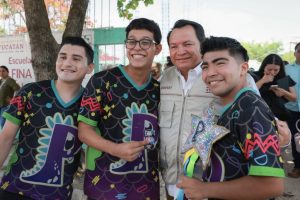 Nueva cancha de usos múltiples y domo que formarán parte de la moderna infraestructura que tendrá la primaria de la Colonia Azcorra tras su reconstrucción.