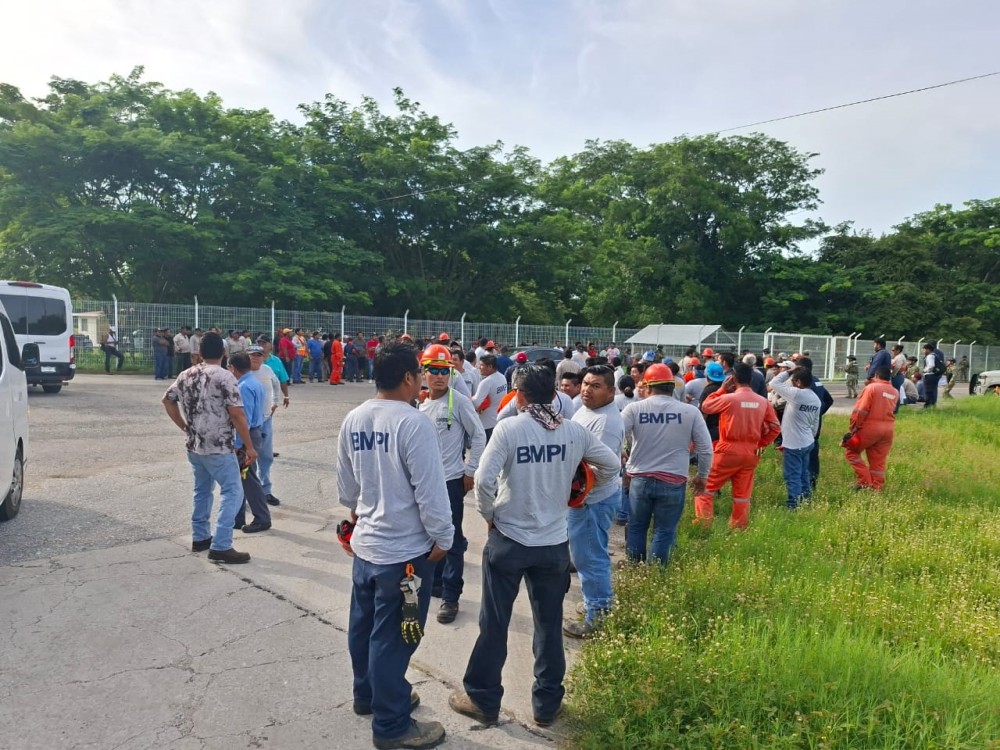 Bloquean Planta de Nitrógeno por trabajadores