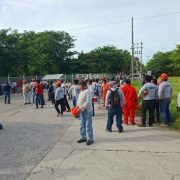 Bloquean Planta de Nitrógeno por trabajadores