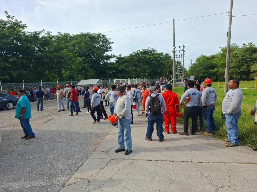 Bloquean Planta de Nitrógeno por trabajadores
