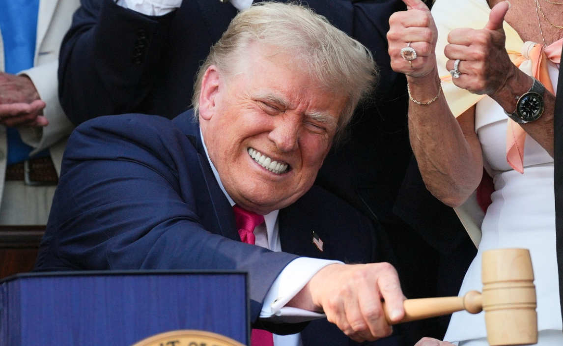 Trump promulga su ley como una victoria durante el día de Independencia