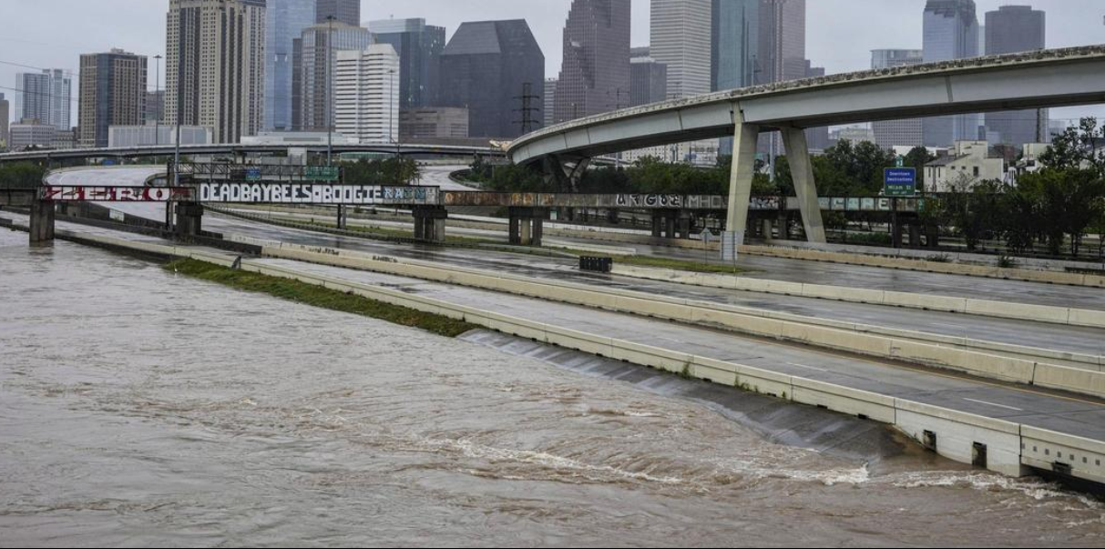 Abbott y Trump responden a las inundaciones en Texas