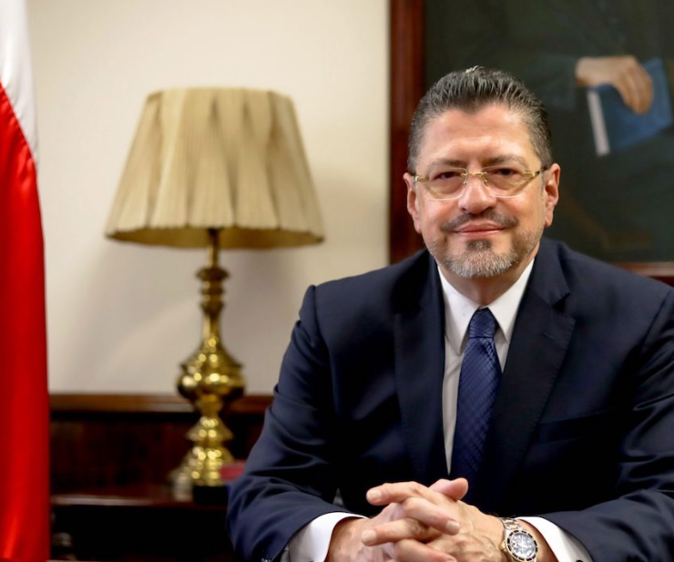 Costa Rica está en contra de su presidente y quieren remover su inmunidad