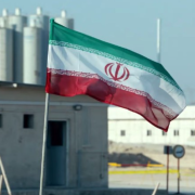 Irán se compromete con el Tratado Nuclear y el mundo se mantiene alerta