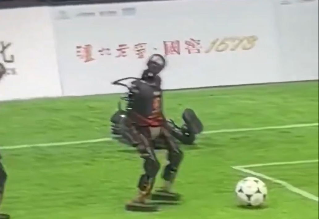 Robots futbolistas y otros proyectos futuristas en China