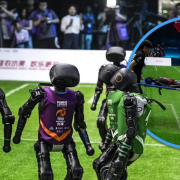 China presenta robots futbolistas en un minitorneo demostrando el futuro del deporte