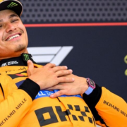 Golpean a Lando Norris durante celebración del GP de Gran Bretaña de la F1