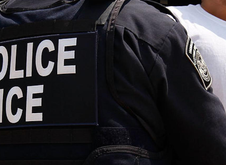 Juez ordena a Trump detener arrestos en California por no realizarse de forma legal