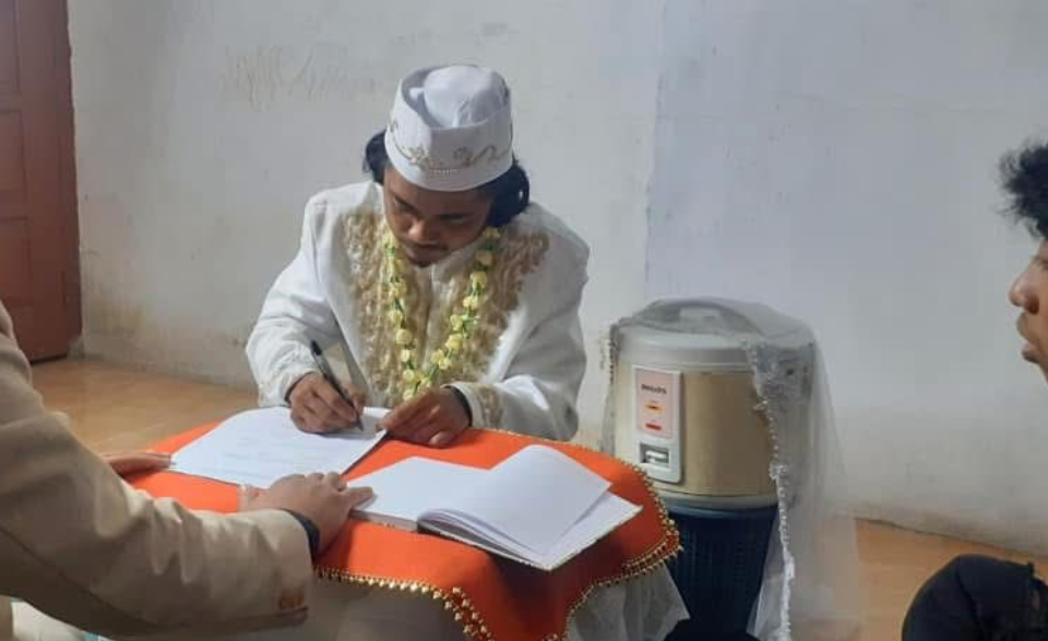 ¿Por qué un hombre se casa con su arrocera?