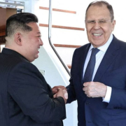Kim Jong-un recibe a ministro ruso para hablar de la situación en Ucrania