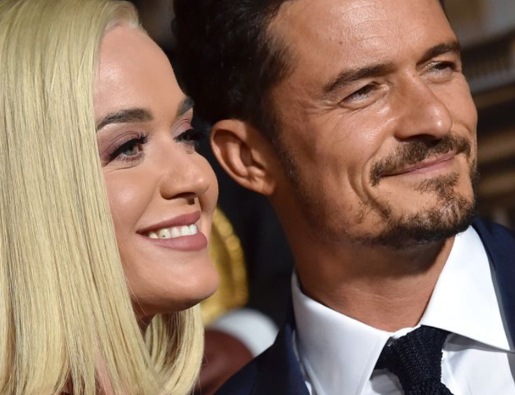 Orlando Bloom sale con estilista de Katy Perry y los fans explotan