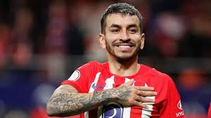 Ángel Correa, Campeón del Mundo en Qatar 2022, llegó a Nuevo León para firmar con Tigres y disputar el Apertura 2025.