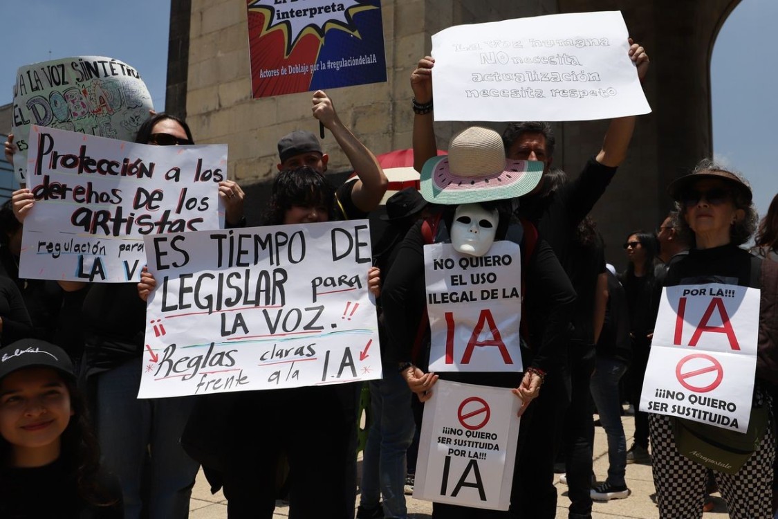 Creadores mexicanos piden regulación del uso de la inteligencia artificial