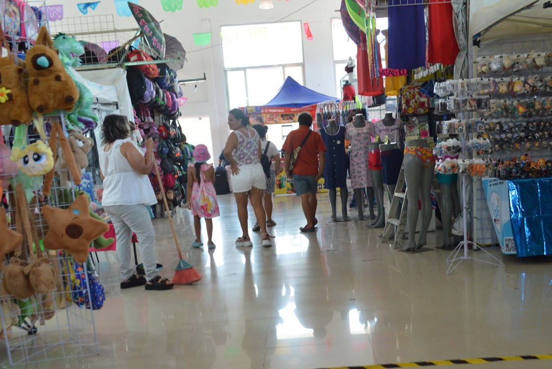 Inauguración de la Expo Turística Artesanal, Comercial y Ganadera, en la Feria del Carmen 2025