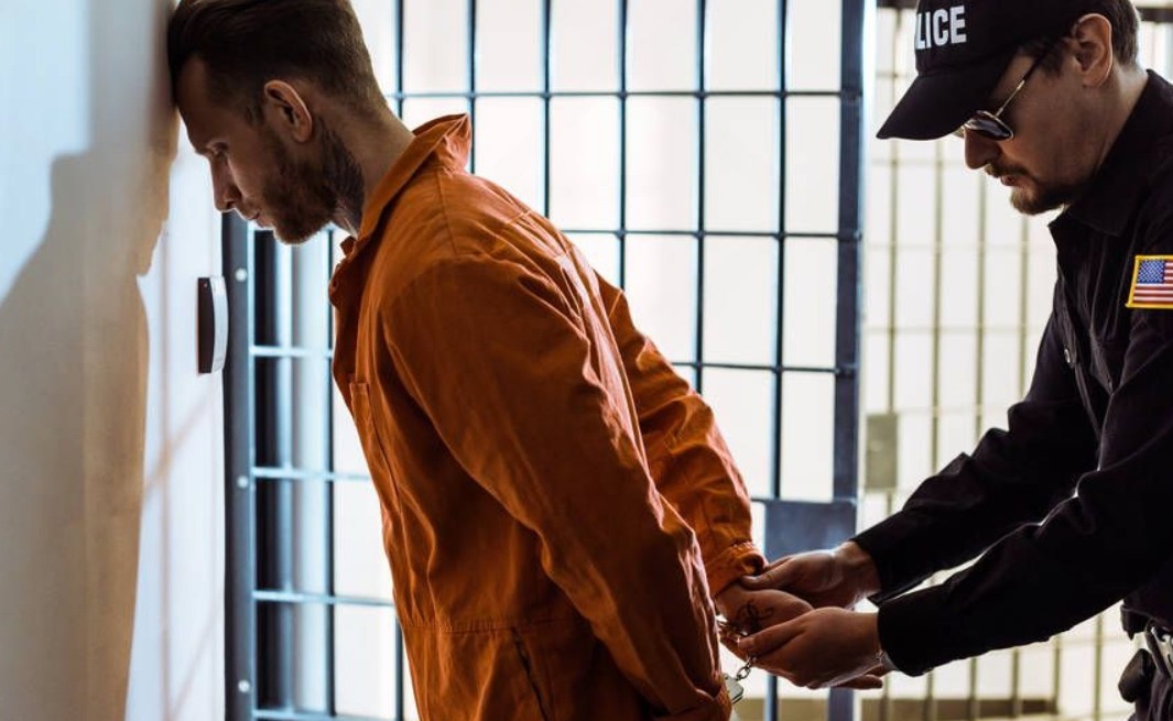 Prisionero condenado a perpetua argumenta que cumplio su sentencia