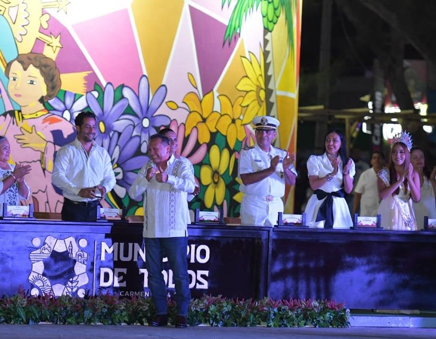 Alfredo “El Pulpo” recibe Medalla al Mérito Ciudadano 2025 en la Feria de Ciudad del Carmen