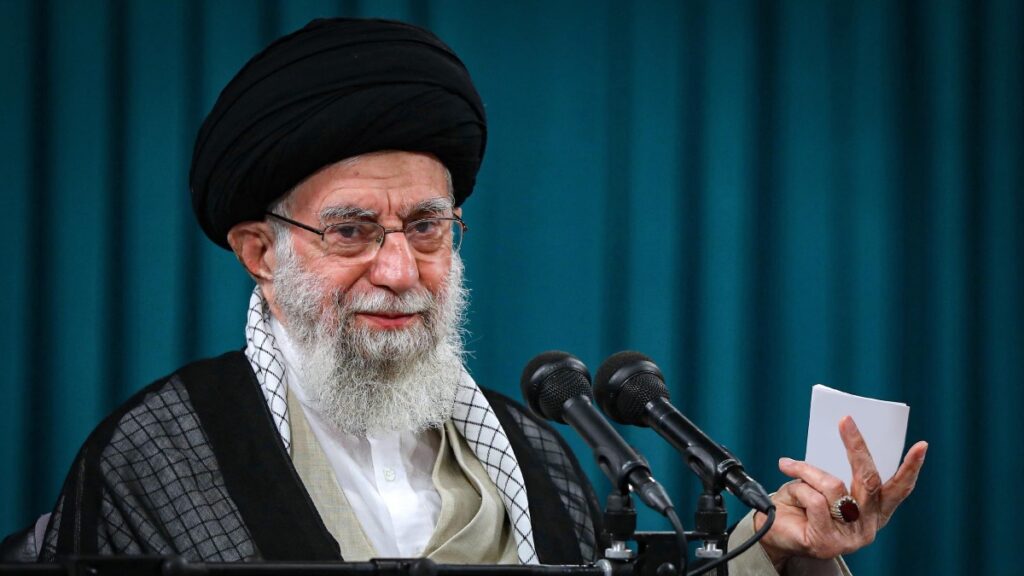 La estrategia política detrás del simbolismo religioso