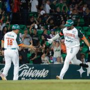 En dramáticos extra innings Diablos se adelanta en la serie