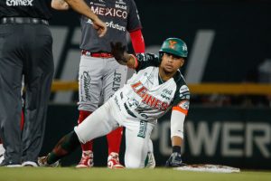 En un duelo que tuvo de todo, los escarlatas anotaron la carrera de la victoria en la onceava entrada para vencer a Leones.