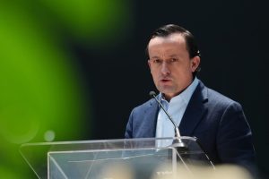 Mikel Arriola presenta la campaña nacional que combate el rezago educativo y analfabetismo a través del fútbol y sus plataformas masivas.