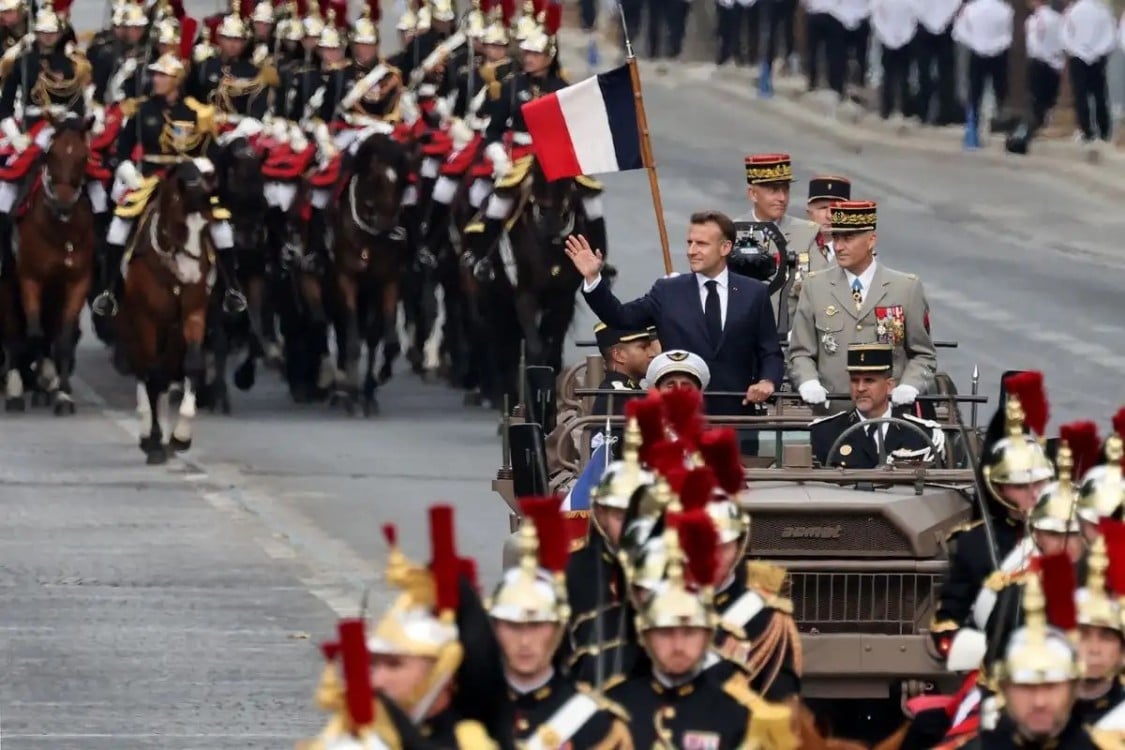 Francia exhibe su fuerza militar en el Desfile del Día de la Bastilla