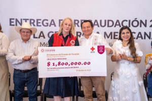 El mandatario estatal anunció la entrega de 1.8 millones de pesos a la benemérita institución, en el marco de su Colecta Anual 2025
